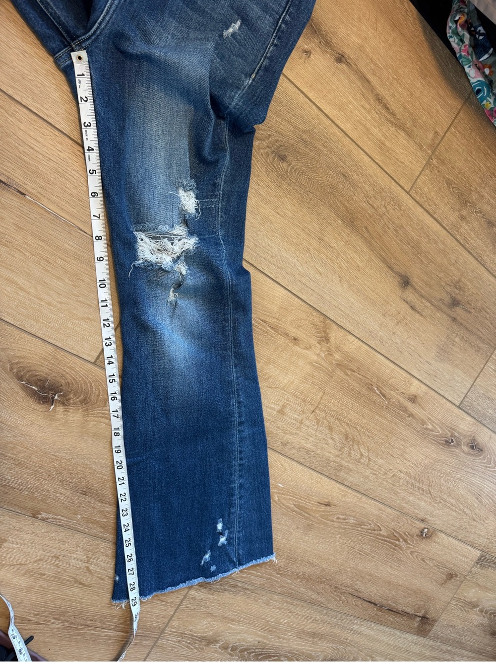 Flying Monkey Super High Rise Detailed Raw Hem Flare Jeans size 27 Style Y3502 - Picture 4 of 9